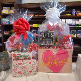 The sweetest gift for the sweetest Valentine 💝 These custom baskets make the perfect gift! 

Stop in this weekend to get yours, or DM us for more information 💌