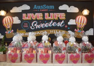 The sweetest gift for the sweetest people in your life ❤️ Ask us how we can make you a customizable Valentine’s Day gift basket 🫶🏽 While supplies last ✨ 

#LiveLifeToTheSweetest #ShopLocal #GranadaHills