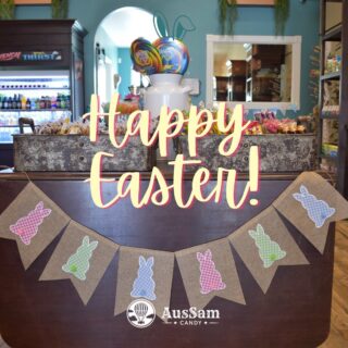 Happy Easter, Granada Hills! 💛 Our shop is closed today and tomorrow. We hope to see you on Tuesday! 

#LiveLifeToTheSweetest